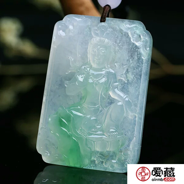翡翠划玻璃是真的吗
