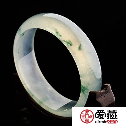 怎么辨别冰种翡翠呢？
