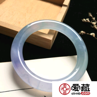 春带彩翡翠鉴定怎么鉴定？