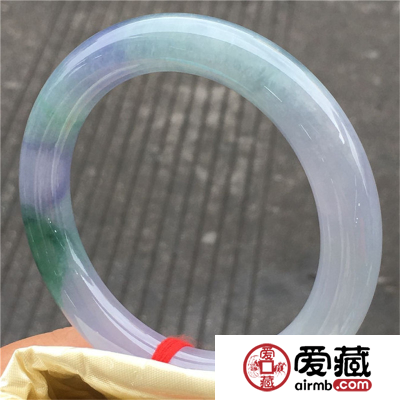 怎么鉴别春带彩的镯子？以下几招可以帮到你