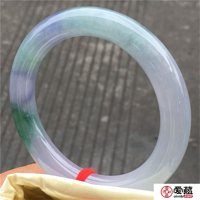 怎么鉴别春带彩的镯子？以下几招可以帮到你