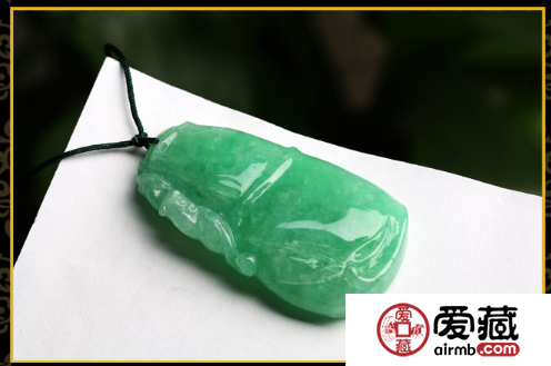 豆种翡翠多少钱？受哪些因素影响？