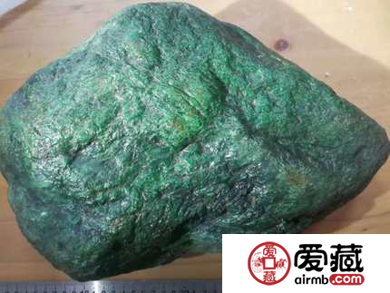 翡翠原石真假应该怎么看？