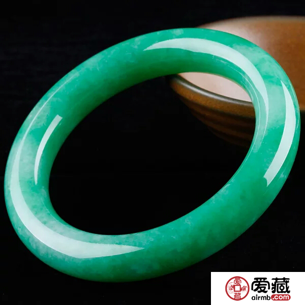 干青种翡翠保养技巧，怎么保养好？