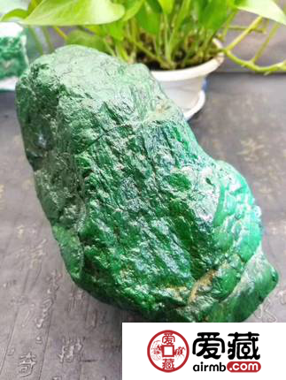 铁龙生翡翠真假怎么辨别？