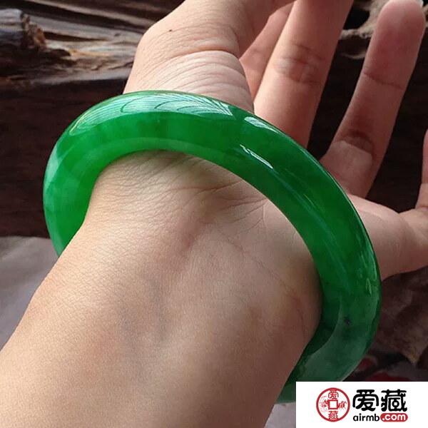 帝王绿翡翠鉴定方法有哪些