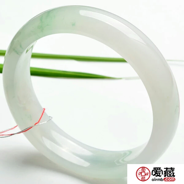 冰糯種翡翠價(jià)值會(huì)受什么的影響？