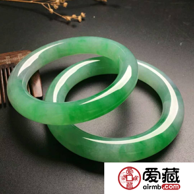 火眼金睛：如何鉴别翡翠玉镯