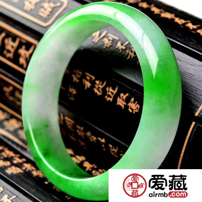 龙石种翡翠保养的方法