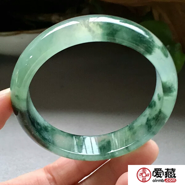 铁龙生翡翠保养的技巧