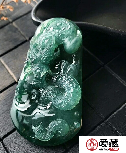 怎么養(yǎng)藍(lán)水翡翠，才能讓它更加的有價(jià)值？