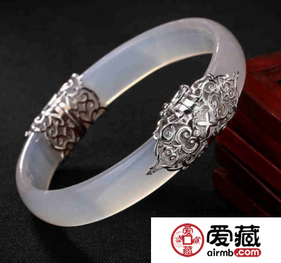 白玉髓价格一枝独秀，我们应该怎么辨别高价格的它呢？