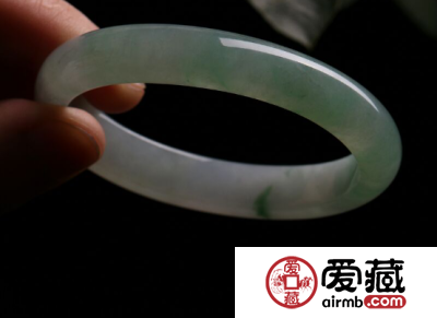 冰糯种翡翠怎么卖？以下几点帮你了解行情