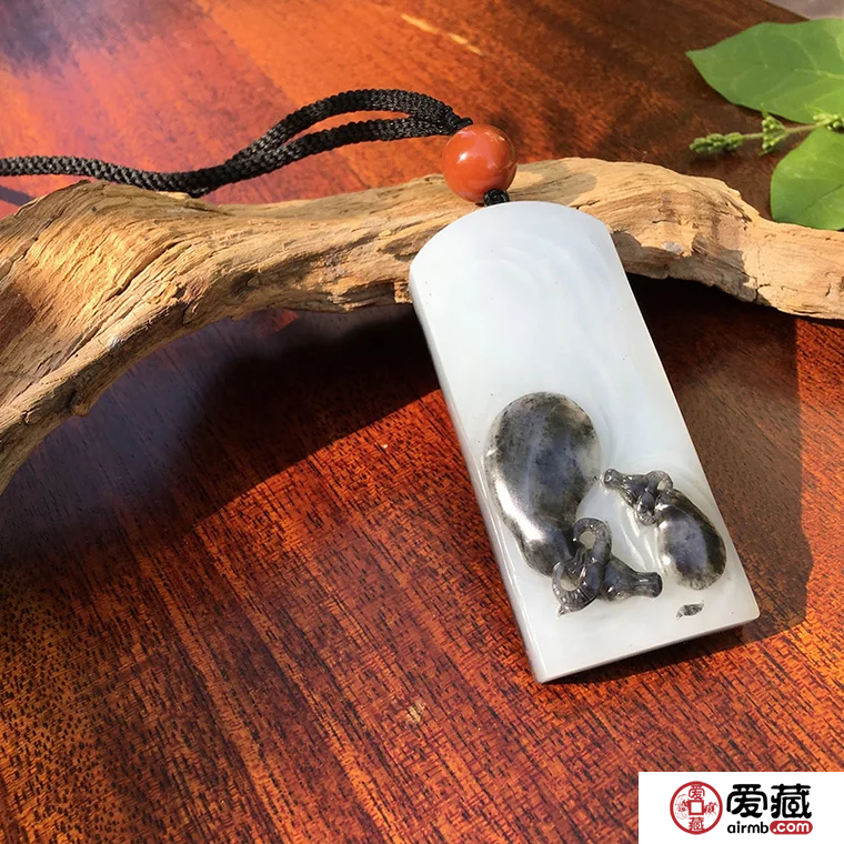 青花籽料的价格影响因素是什么