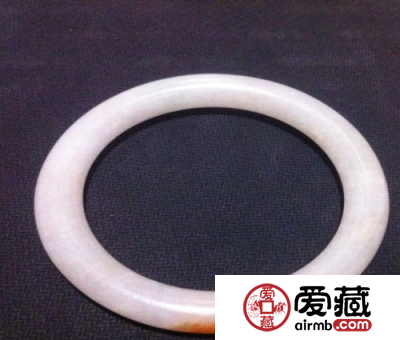 白翡翠和绿翡翠哪个好，你知道吗？