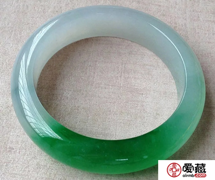 怎么养帝王绿翡翠，帝王绿翡翠保养小妙招