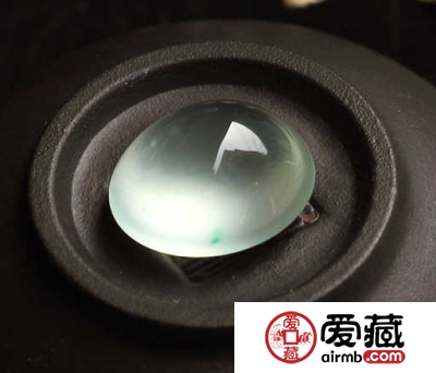 冰种翡翠大蛋面，应该怎样正确挑选?