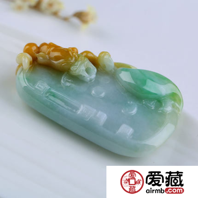 何为三色翡翠，三色翡翠功效又有哪些呢?