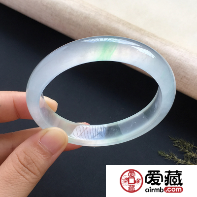 纯洁的冰种翡翠多少钱呢？