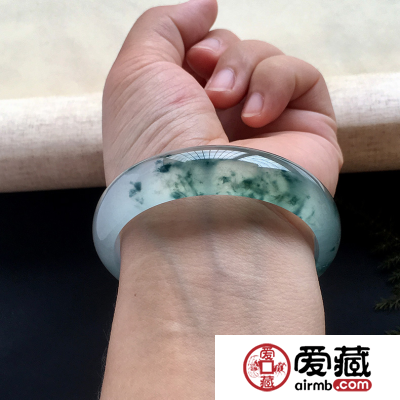 怎么样保养冰种翡翠呢?