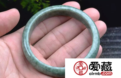 豆种翡翠功效，喜欢翡翠的朋友了解多少呢？