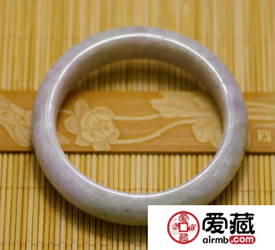 影响豆种翡翠价格的因素，你知道哪些呢?