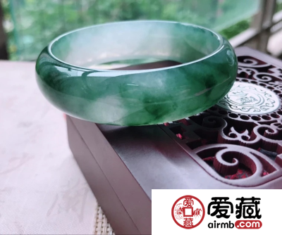 冰糯种翡翠的功效有哪些