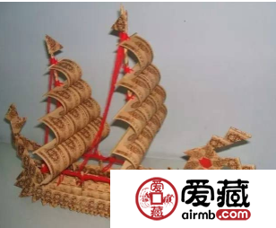 300元收了一艘漂亮纸币船，拆开后傻了眼
