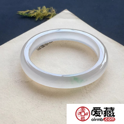 翡翠样式多，翡翠最新价格如何定?