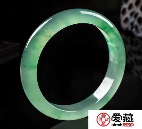 云南旅游買翡翠防“掉坑”指南，早學(xué)會(huì)就不用被坑了