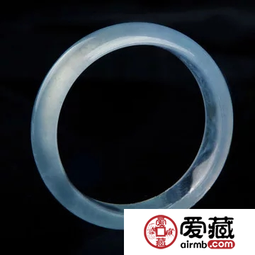 翡翠镯子戴久了会变透一些么?翡翠手镯怎么养才能透?
