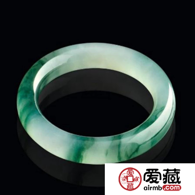 翡翠冰糯种和冰种哪个好，要怎么选合适