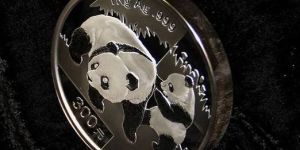 1998年1公斤熊猫银币价格