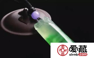 在云南旅游买翡翠，如何防止不被导演和翡翠店套路?