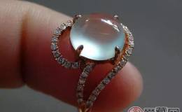 为什么玻璃种翡翠价格高昂？