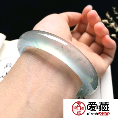玻璃种翡翠是有钱人拥有的珠宝吗?
