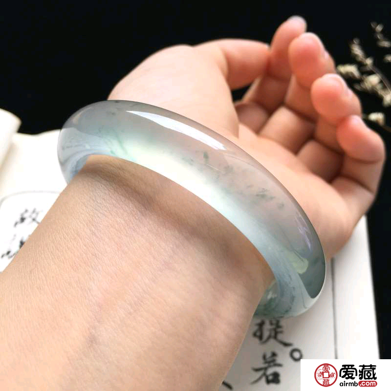 玻璃种翡翠是有钱人拥有的珠宝吗?