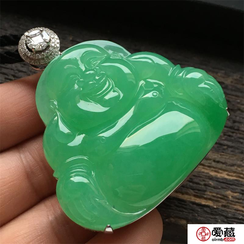 去云南旅游，这样买翡翠的方式才是正确的