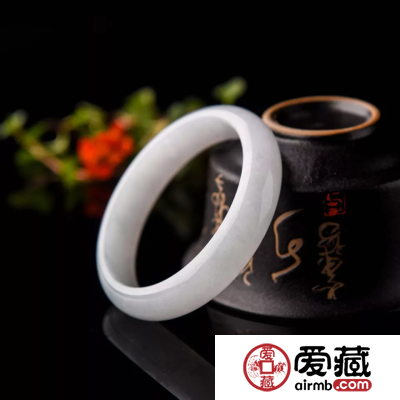 了解翡翠功效，让你对它爱不释手