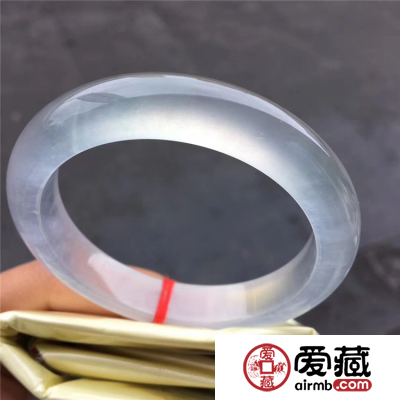 玻璃种翡翠多少钱，购买时候如何才能防止被坑?