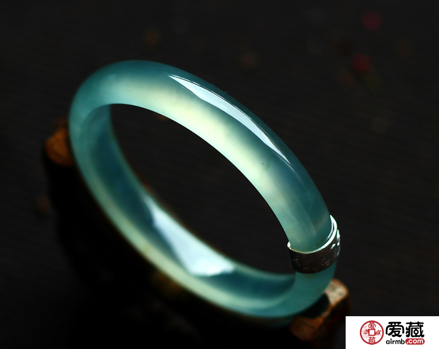 玻璃种翡翠真假从哪些方面可以确定?