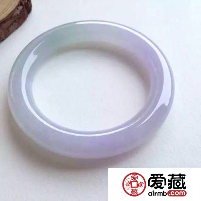 如何快速选择翡翠手镯？