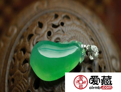翠玉是不是等于翡翠？