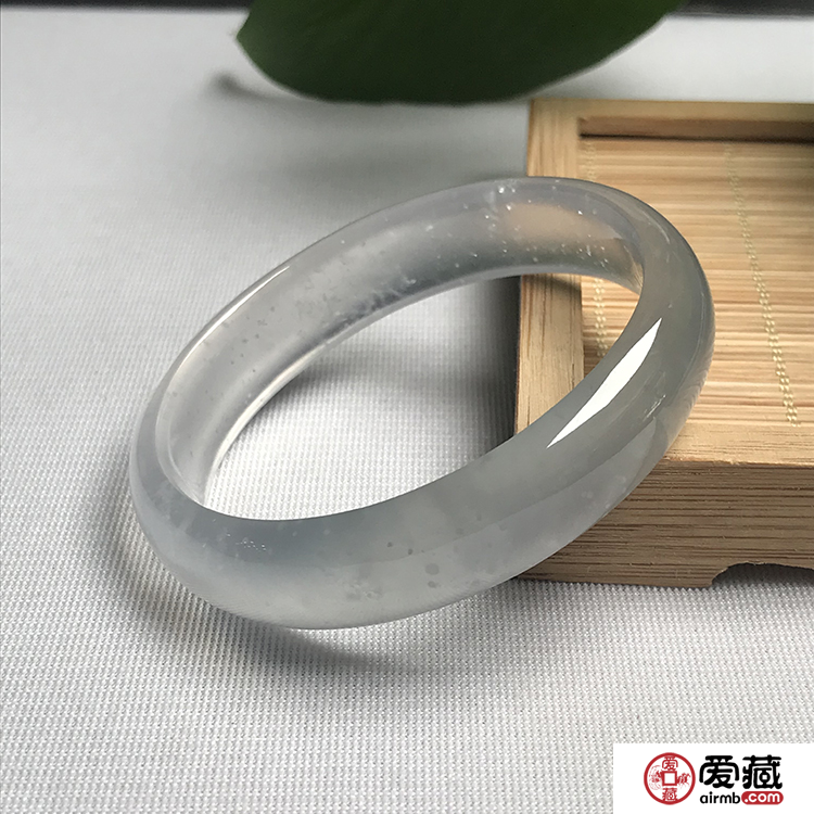 緬甸玻璃種翡翠價值高嗎，值不值得收藏?