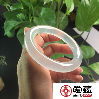 冰种有哪些功效?为何说戴冰种翡翠对人有益?
