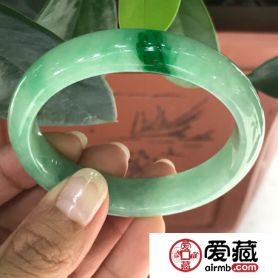 怎样对豆种翡翠价值进行正确的判断
