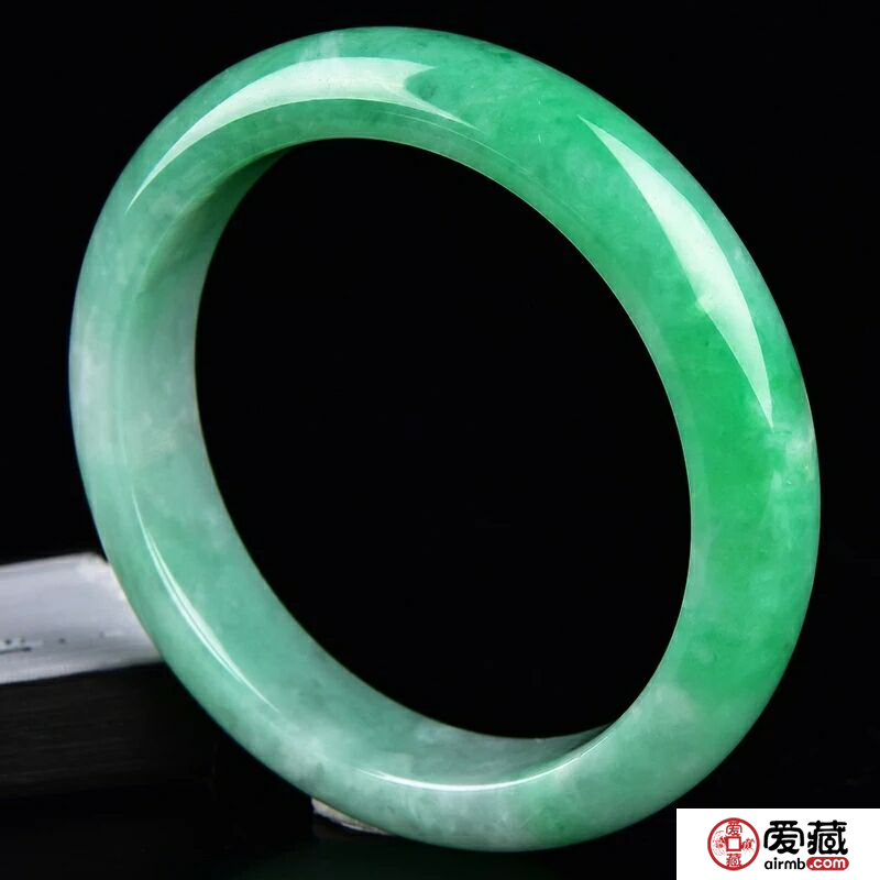 翡翠手镯价格，它的等级怎样去理解
