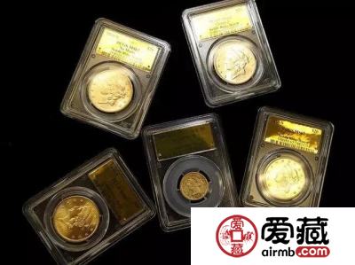美夫妇遛狗时发现一罐金币，竟是百年前劫匪所藏！