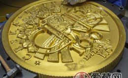 捷克发行“捷克克朗发行100周年”130公斤纪念金币