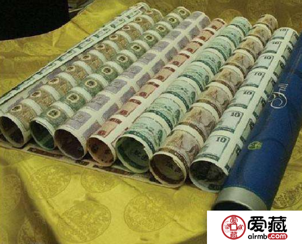 人民币整版连体钞大炮筒价格，人民币整版连体钞大炮筒值钱吗？